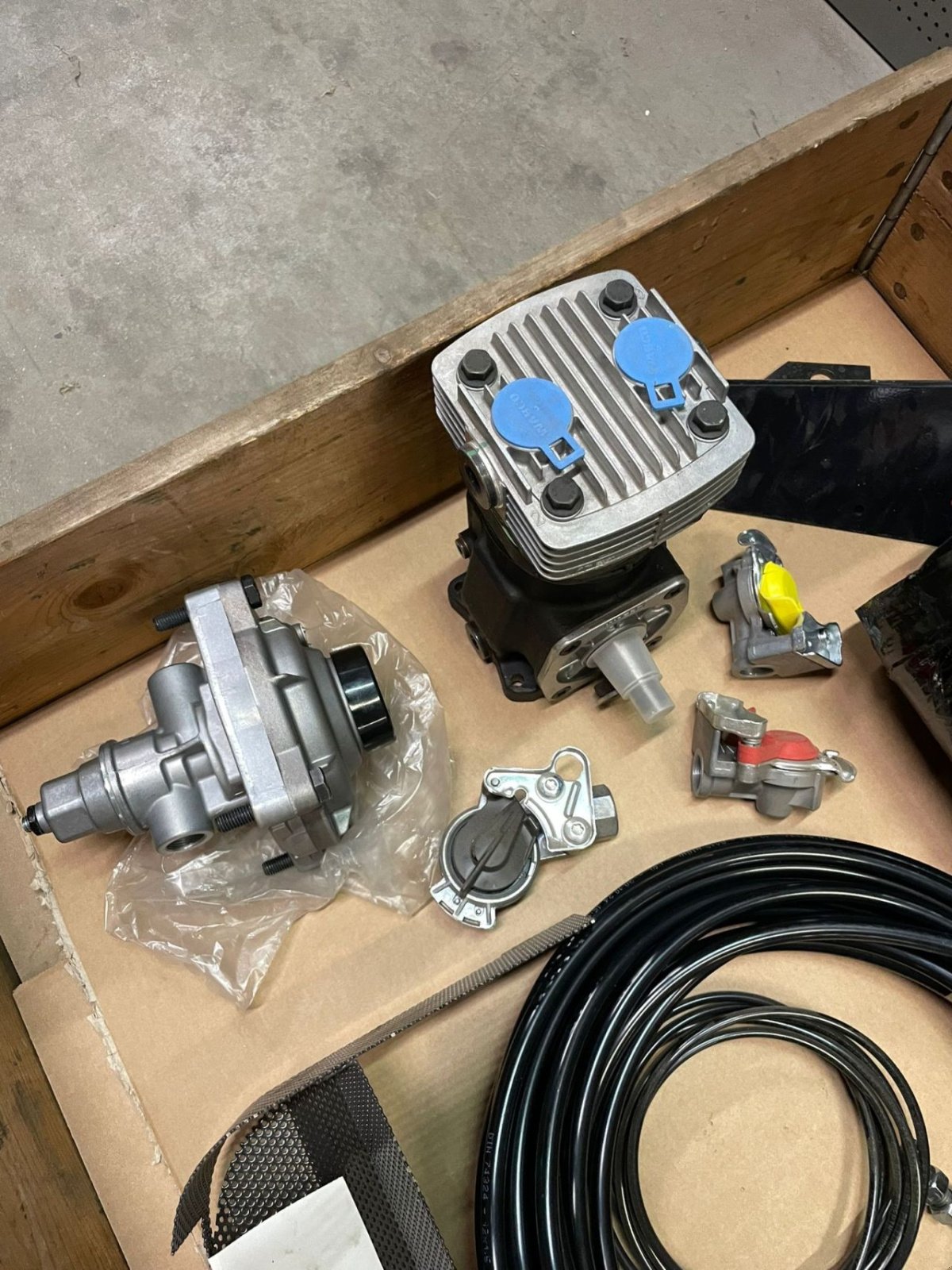 Sonstiges Traktorzubehör des Typs Sonstige Wabco NIEUW Luchtdruk remsysteem, Neumaschine in Goor (Bild 3)