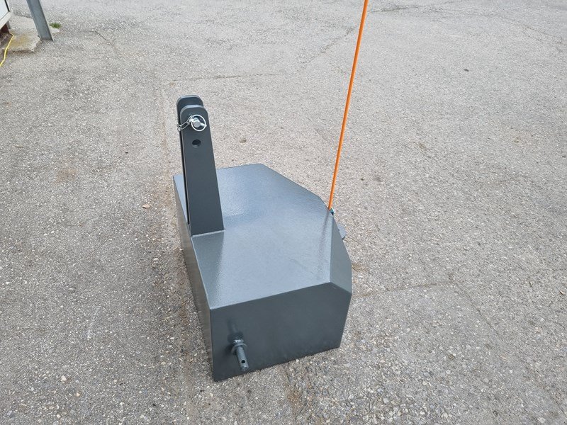 Sonstiges Traktorzubehör типа Stekro 450 kg Frontgewicht, Neumaschine в Chur (Фотография 3)