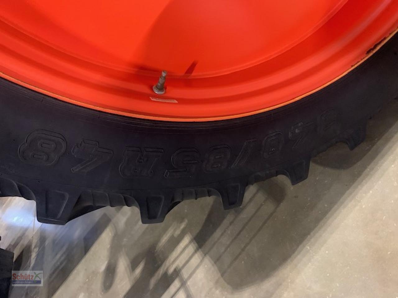 Sonstiges Traktorzubehör typu Taurus Pflegeräder 340/85 R48, 13.6 R28 (Ex Kubota), Gebrauchtmaschine v Schierling (Obrázek 12)