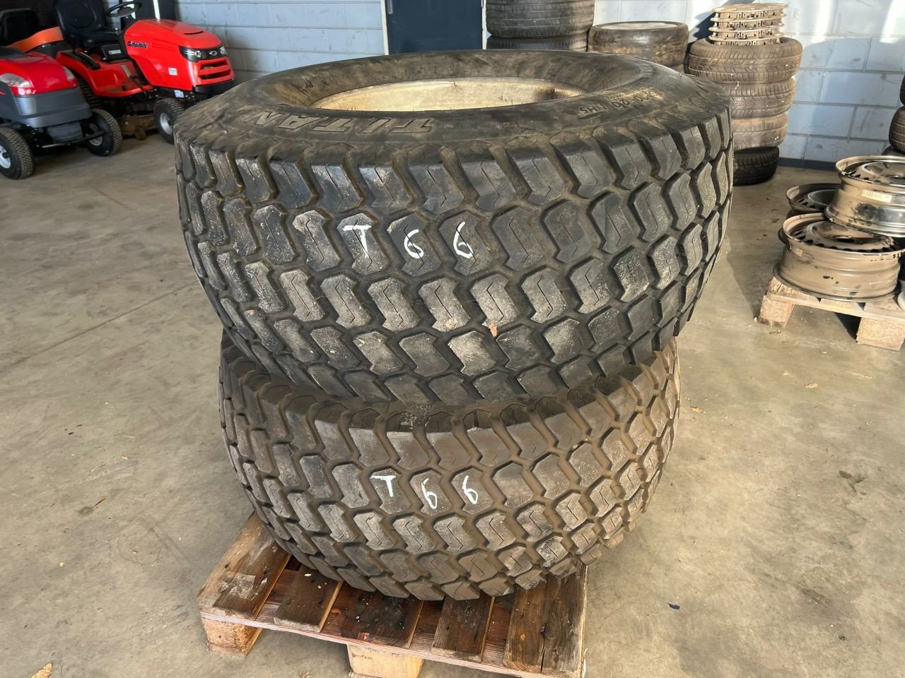 Sonstiges Traktorzubehör типа Titan Multitrac CS 44 x 18.00 x 20, Gebrauchtmaschine в Roermond (Фотография 1)