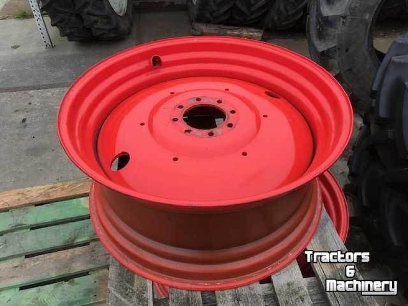 Sonstiges Traktorzubehör van het type Titan Velgen 15 - 34 vast klein steek, Gebrauchtmaschine in Zevenaar (Foto 1)