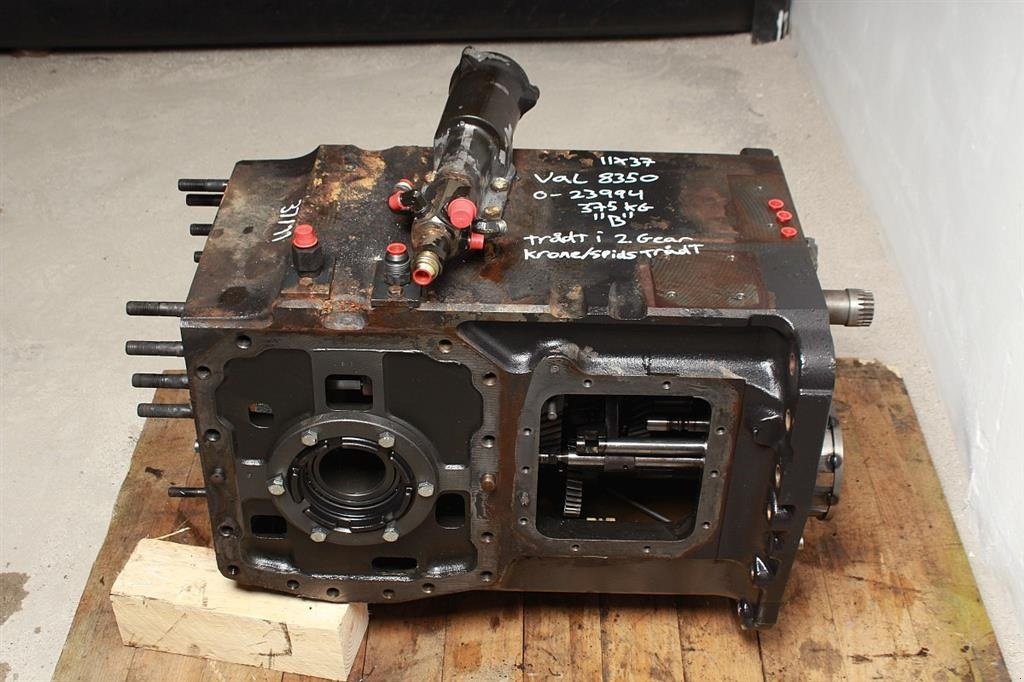 Sonstiges Traktorzubehör typu Valtra 8350 Valtra 8350 HiTech Bagtøj / Valtra 8350 HiTech Rear Transmission, Gebrauchtmaschine v Viborg (Obrázek 5)