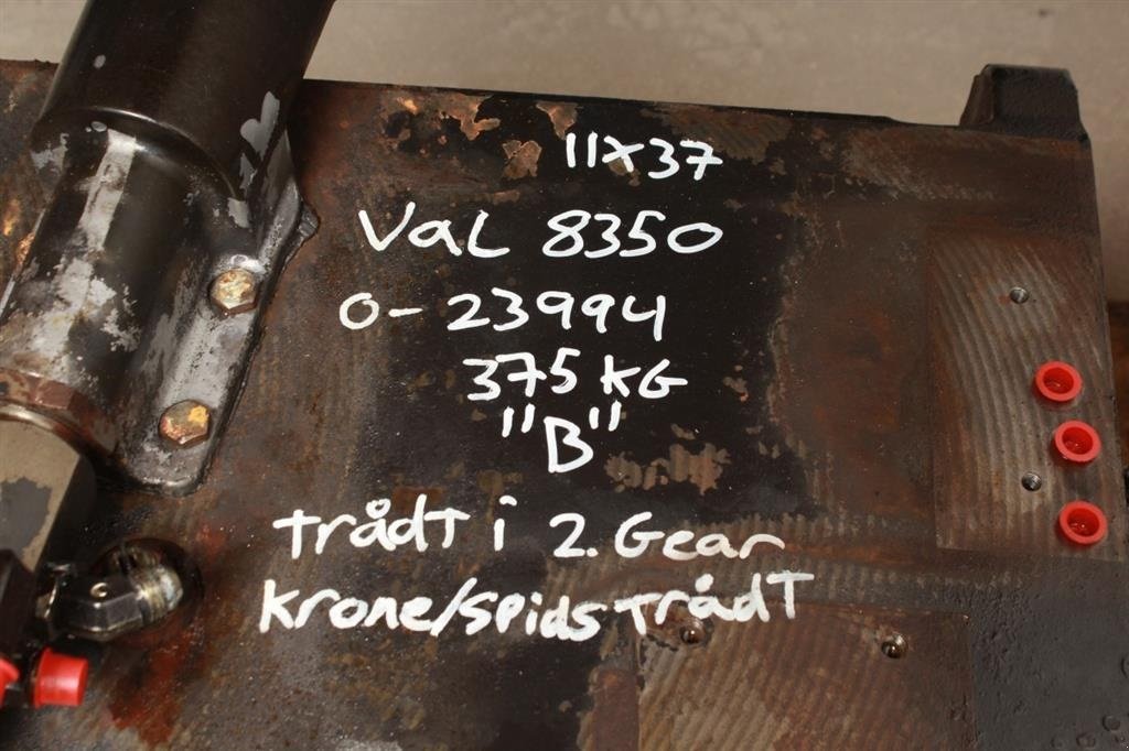 Sonstiges Traktorzubehör typu Valtra 8350 Valtra 8350 HiTech Bagtøj / Valtra 8350 HiTech Rear Transmission, Gebrauchtmaschine v Viborg (Obrázek 6)