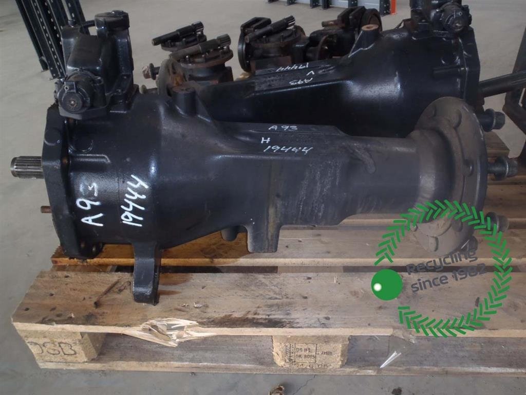 Sonstiges Traktorzubehör типа Valtra A93 Højre lår / Right Rear Axle, Gebrauchtmaschine в Viborg (Фотография 1)