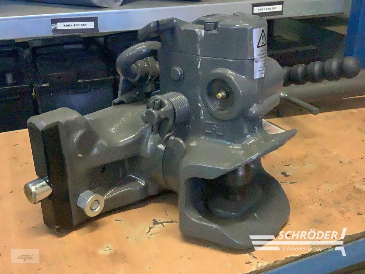 Sonstiges Traktorzubehör des Typs Valtra ANHÄNGEKUPPLUNG 38ER BOLZEN, Neumaschine in Schwarmstedt (Bild 1)