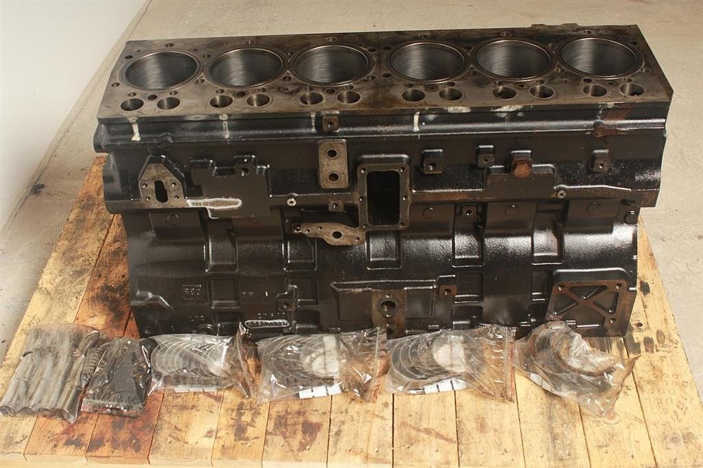 Sonstiges Traktorzubehör tipa Valtra S280 Motorblok / Engine Block, Gebrauchtmaschine u Viborg (Slika 2)