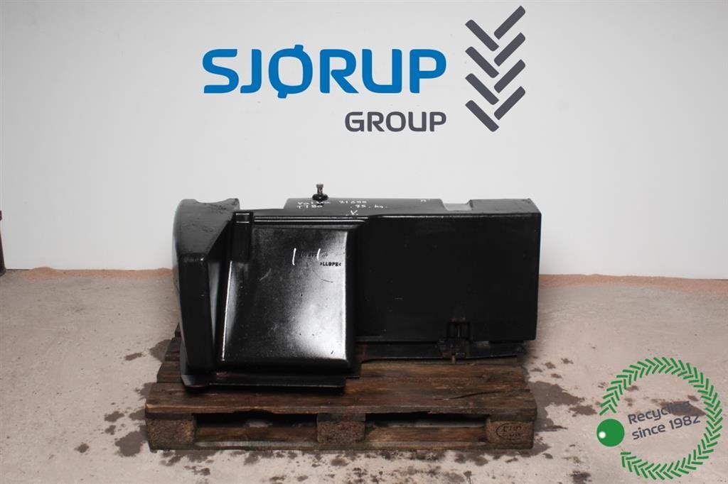 Sonstiges Traktorzubehör des Typs Valtra T180 Dieseltank Valtra T180 // FUEL TANK, Gebrauchtmaschine in Viborg (Bild 1)