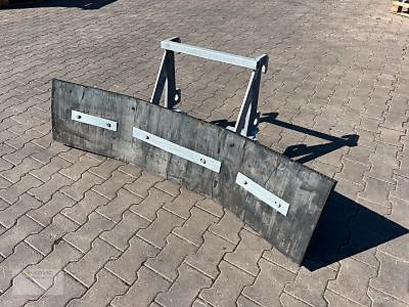 Sonstiges Traktorzubehör des Typs Vemac Gummischieber 170 Weidemann Kramer Wacker Hoflader Futterschieber, Neumaschine in Osterweddingen / Magdeburg (Bild 1)