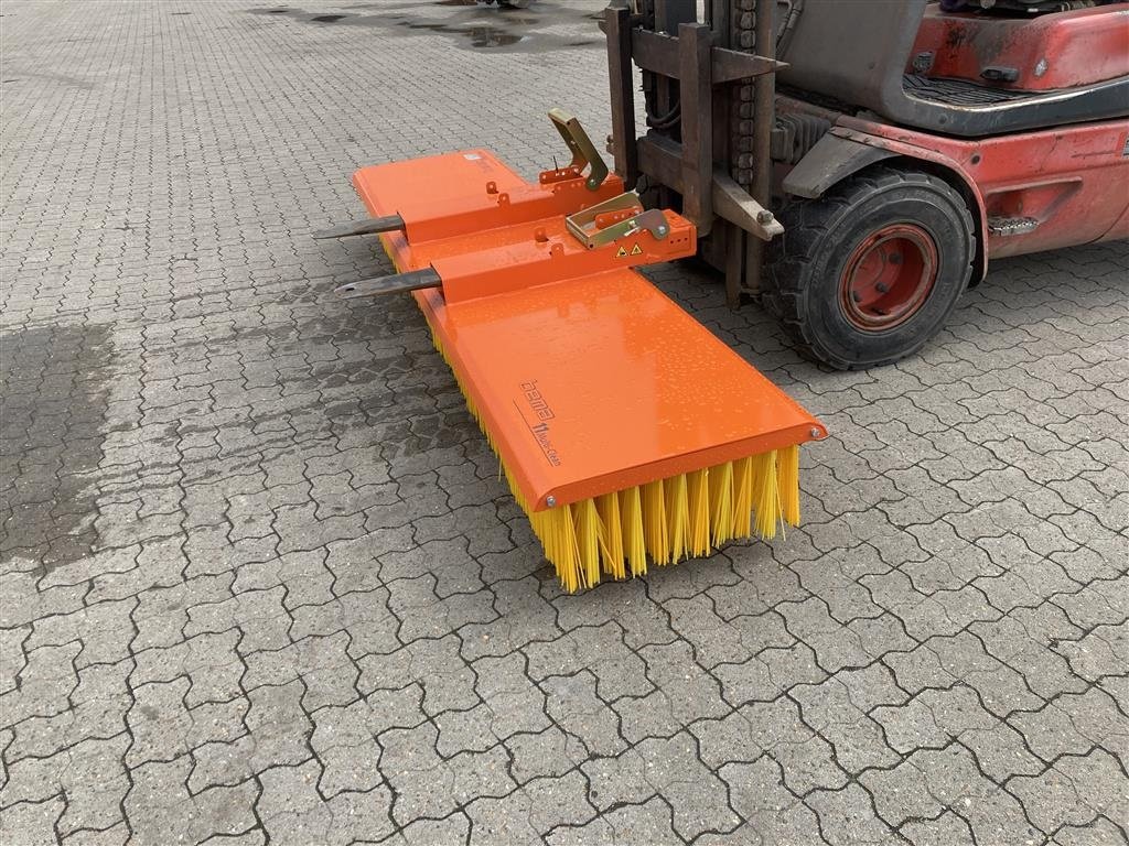 Sonstiges Zubehör tipa Bema 1500-2500-3000 Passer til pallegaffelmontering, Gebrauchtmaschine u Roslev (Slika 17)