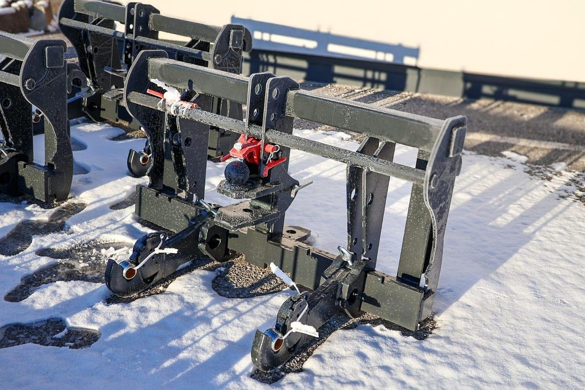 Sonstiges Zubehör of the type Big Dutchman Adapter Merlo ZM2 auf Dreipunkt Aufnahme mit K80 Kugel KAT3, Neumaschine in Göpfritz an der Wild (Picture 4)