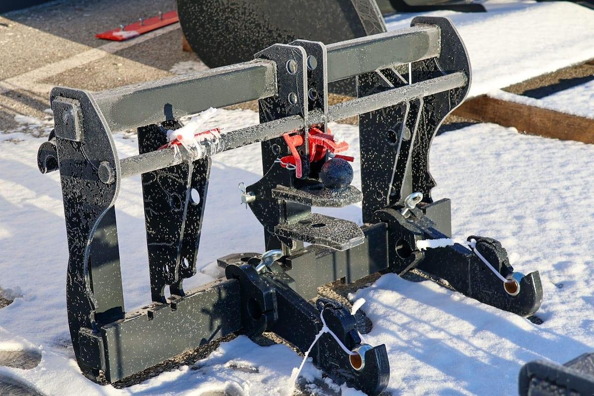 Sonstiges Zubehör του τύπου Big Dutchman Adapter Merlo ZM2 auf Dreipunkt Aufnahme mit K80 Kugel KAT3, Neumaschine σε Göpfritz an der Wild (Φωτογραφία 2)