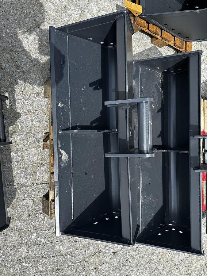 Sonstiges Zubehör des Typs Big Dutchman Böschungslöffel 120cm mit Martin M3 Aufnahme, Neumaschine in Göpfritz an der Wild (Bild 2)