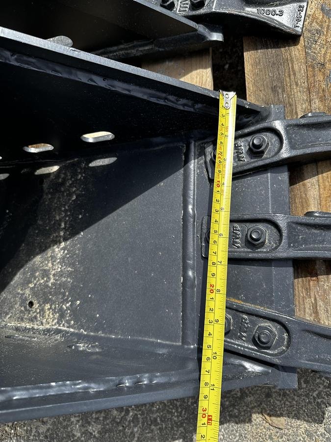 Sonstiges Zubehör des Typs Big Dutchman Tieflöffel 30cm mit MAR03 Aufnahme, Neumaschine in Göpfritz an der Wild (Bild 2)