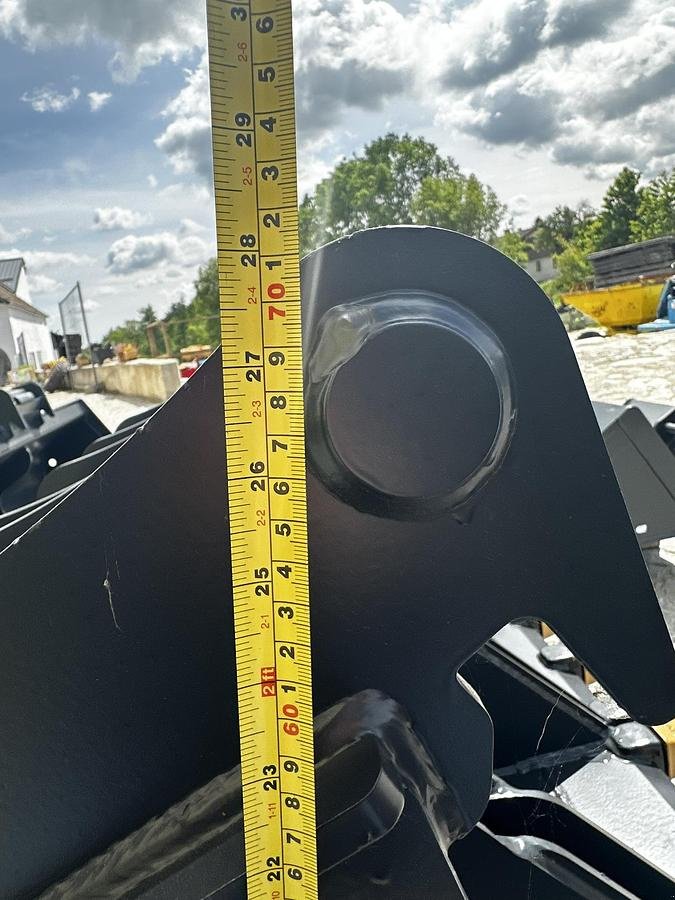 Sonstiges Zubehör des Typs Big Dutchman Tieflöffel 30cm mit MS03 Symblock Aufnahme, Neumaschine in Göpfritz an der Wild (Bild 5)