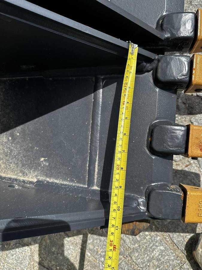 Sonstiges Zubehör des Typs Big Dutchman Tieflöffel 30cm mit MS03 Symblock Aufnahme, Neumaschine in Göpfritz an der Wild (Bild 3)