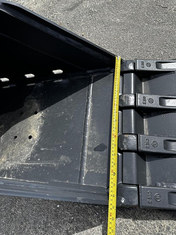 Sonstiges Zubehör des Typs Big Dutchman Tieflöffel 50cm mit OQ45 Aufnahme, Neumaschine in Göpfritz an der Wild (Bild 3)