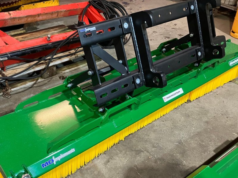 Sonstiges Zubehör typu Düvelsdorf Kost til pallegafler, 225 cm Beslag til Giant, Gebrauchtmaschine v Grindsted (Obrázek 1)