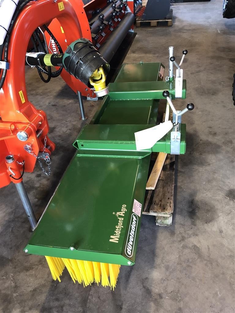 Sonstiges Zubehör des Typs Düvelsdorf Kost til pallegafler, 300 cm, Gebrauchtmaschine in Løgstør (Bild 2)