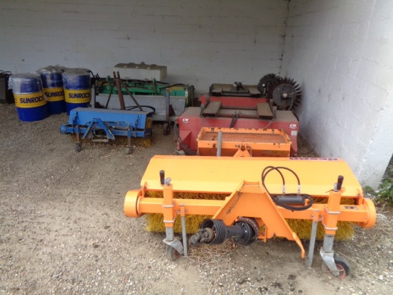 Sonstiges Zubehör Türe ait Sonstige 5 Stk. forskellige koste., Gebrauchtmaschine içinde Gram (resim 1)