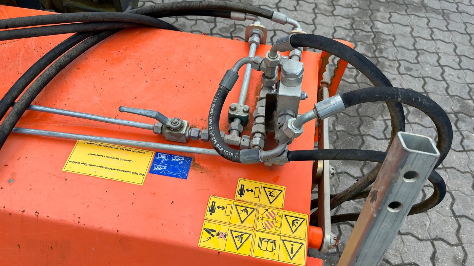 Sonstiges Zubehör tip Tuchel Profi 660 230cm hydraulisk kost med opsamler (volvo l30 fæste), Gebrauchtmaschine in Rønnede (Poză 12)