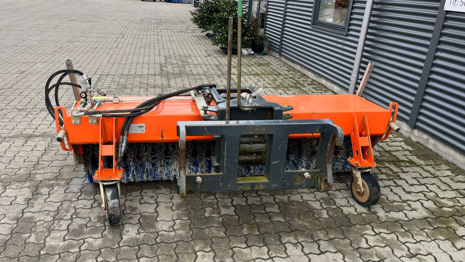 Sonstiges Zubehör tip Tuchel Profi 660 230cm hydraulisk kost med opsamler (volvo l30 fæste), Gebrauchtmaschine in Rønnede (Poză 3)