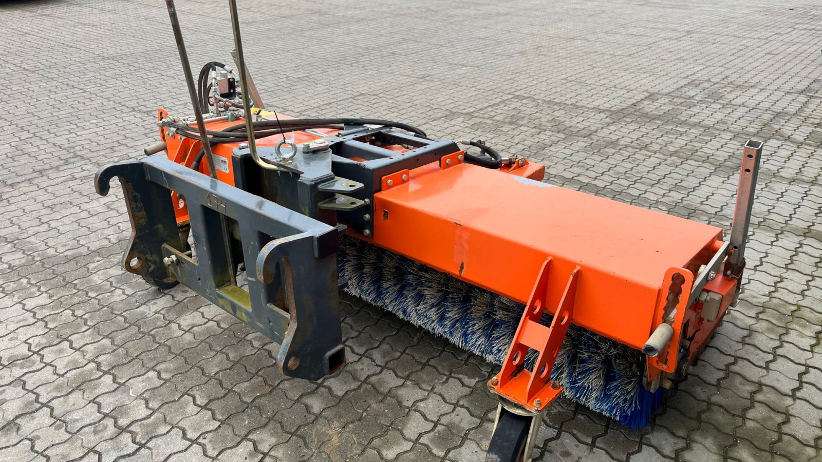 Sonstiges Zubehör tip Tuchel Profi 660 230cm hydraulisk kost med opsamler (volvo l30 fæste), Gebrauchtmaschine in Rønnede (Poză 4)