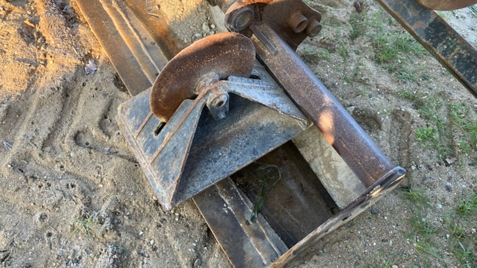 Sonstiges Türe ait BECO Graveskovl Passer på New Holland, Gebrauchtmaschine içinde Aabenraa (resim 1)