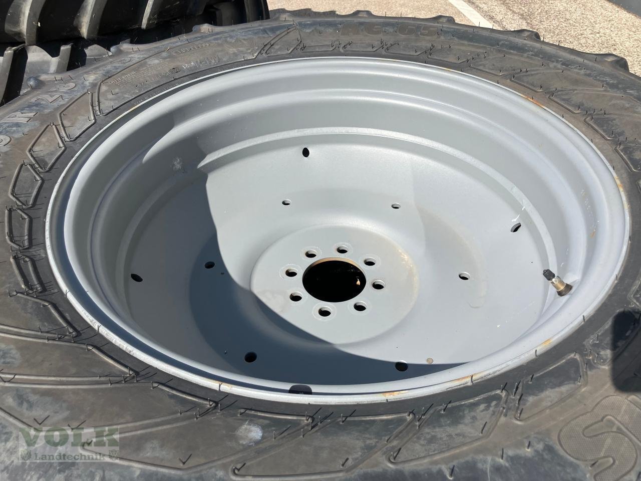 Sonstiges des Typs Deutz-Fahr Kompletträder Reifen Bereifung 440/65R28 vorne, 54, Neumaschine in Friedberg-Derching (Bild 9)