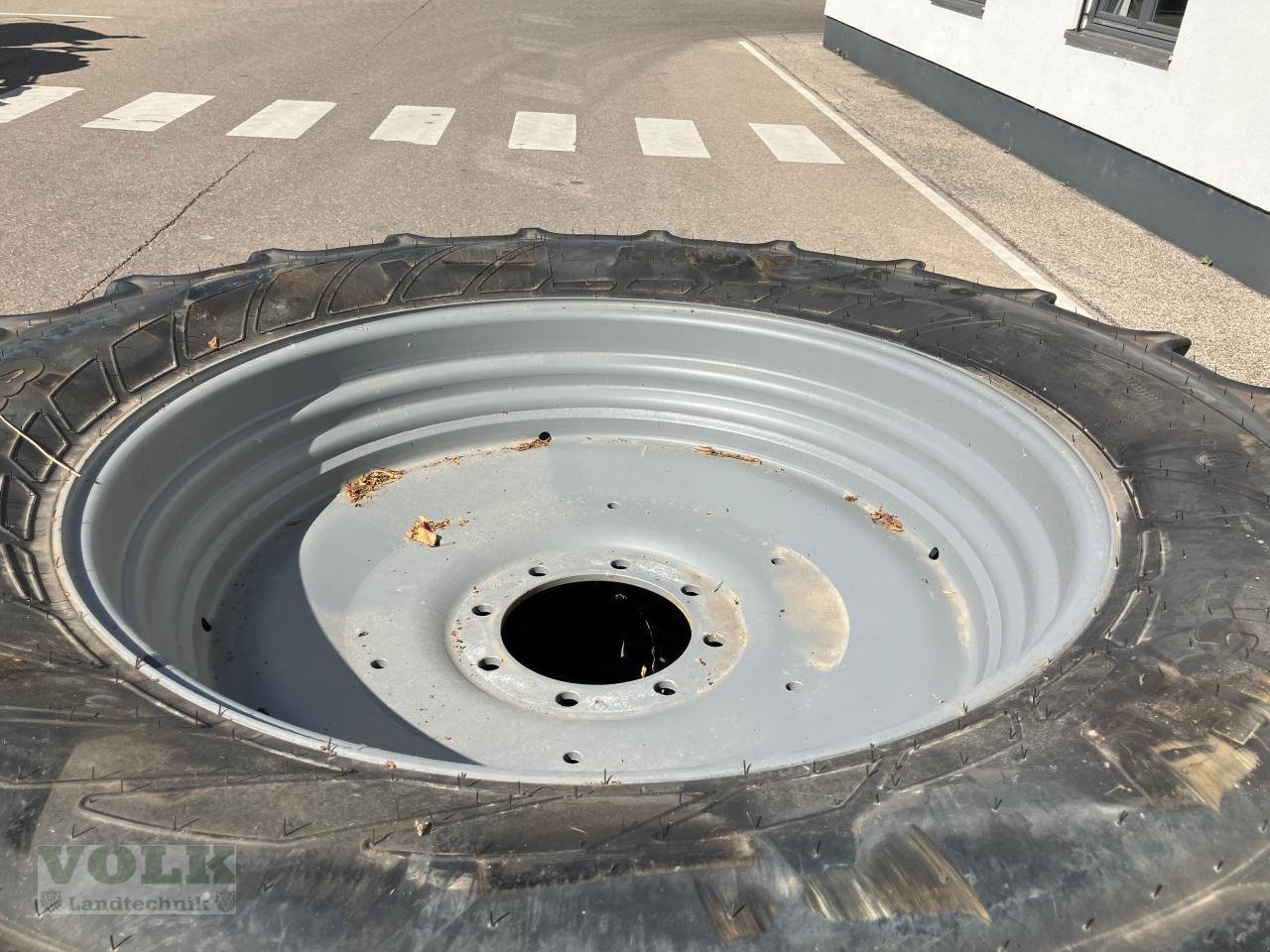 Sonstiges des Typs Deutz-Fahr Kompletträder Reifen Bereifung 440/65R28 vorne, 54, Neumaschine in Friedberg-Derching (Bild 10)