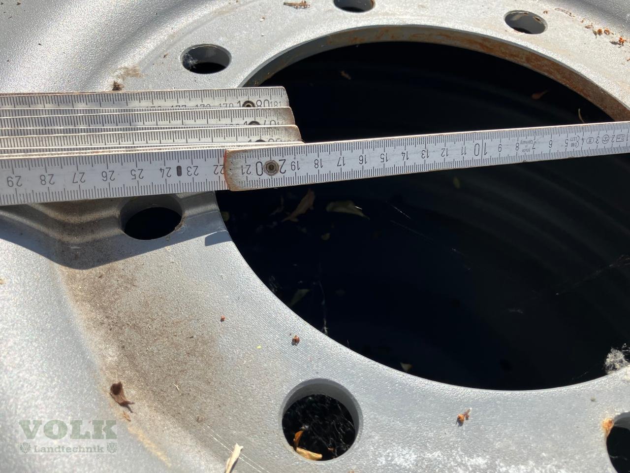 Sonstiges des Typs Deutz-Fahr Kompletträder Reifen Bereifung 440/65R28 vorne, 54, Neumaschine in Friedberg-Derching (Bild 16)