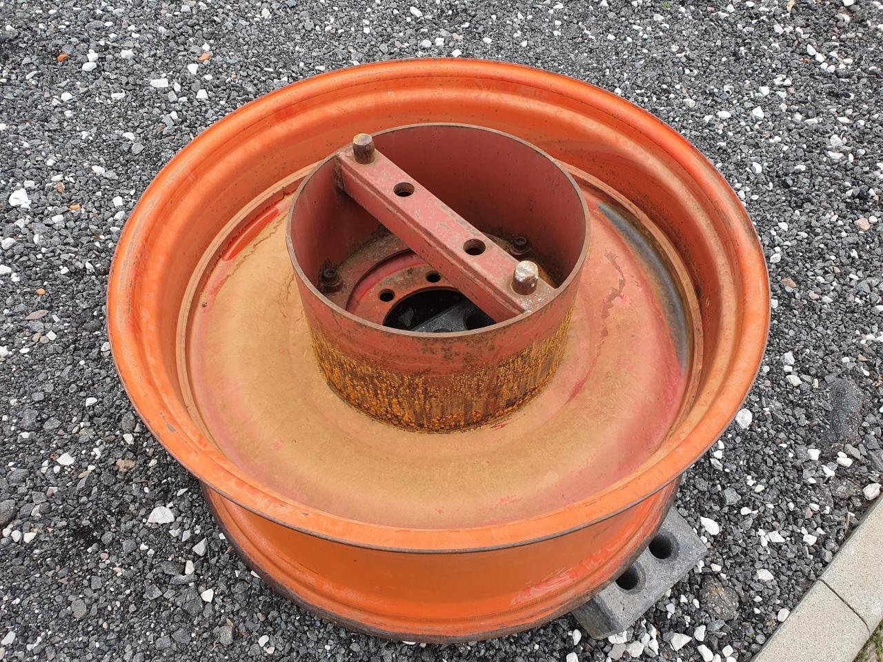 Sonstiges des Typs Fendt 16x37 x2 Festfelge, Gebrauchtmaschine in Zweibrücken (Bild 3)