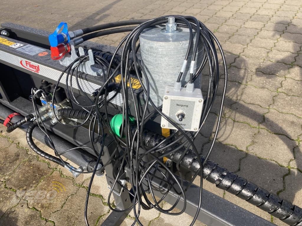 Sonstiges des Typs Fliegl ASTSCHERE 1450, Neumaschine in Dätgen (Bild 3)