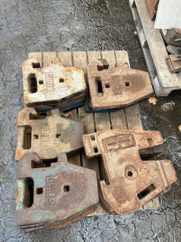 Sonstiges des Typs Ford 10 stk. 40 serie frontvægte Massey Ferguson - Ford Frontvægte., Gebrauchtmaschine in Børkop (Bild 3)