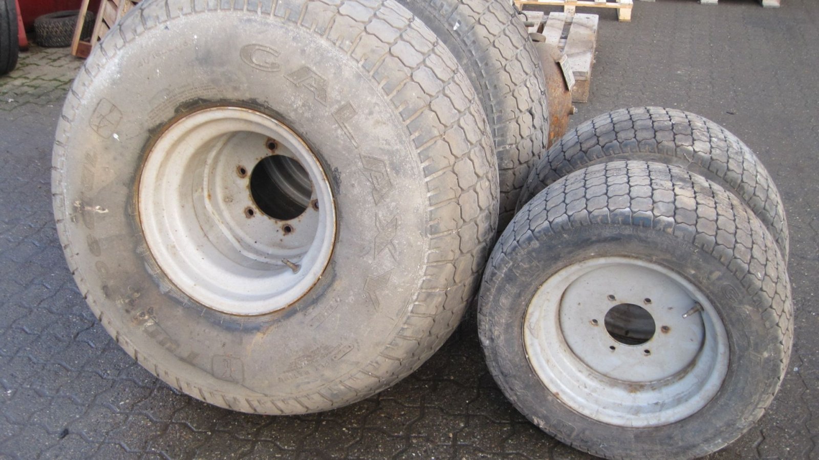 Sonstiges типа Galaxy 41x18-16.1 græsdæk, Gebrauchtmaschine в Hammel (Фотография 1)