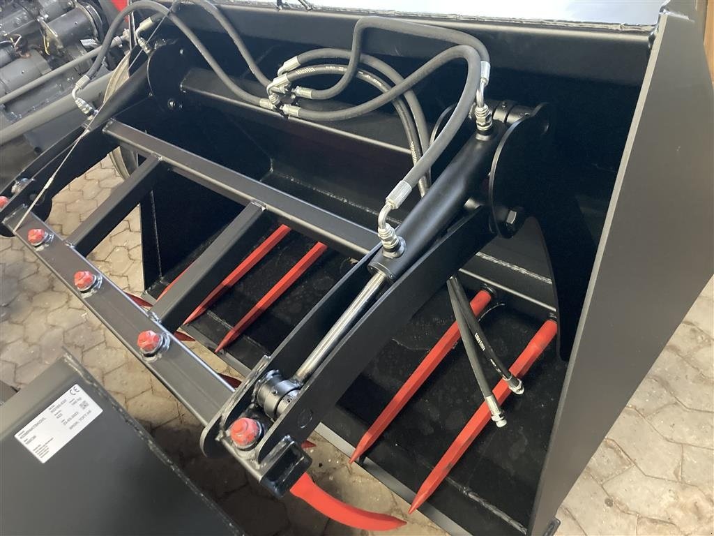 Sonstiges типа GiANT 130 cm overfaldsgreb Med 2 stempler, Gebrauchtmaschine в Sabro (Фотография 1)