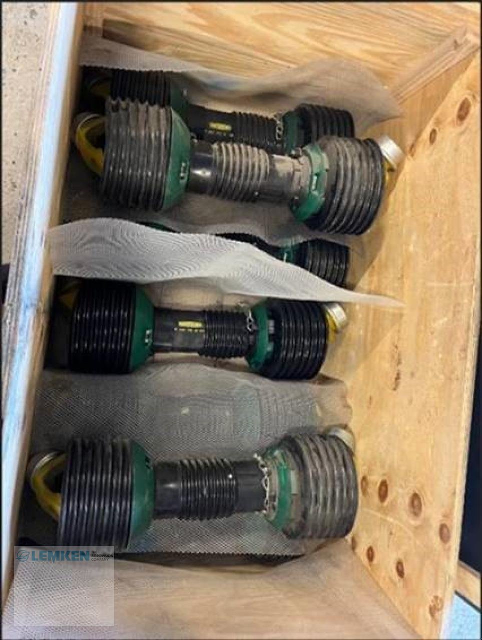 Sonstiges des Typs GKN 8 Walterscheid Gelenkwellen P600-560 1 3/4, Neumaschine in Alpen (Bild 1)