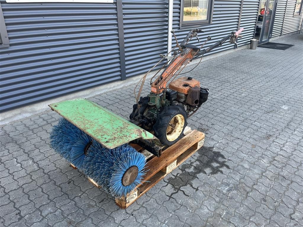 Sonstiges des Typs Goldoni J451 tohjulet traktor med kost, Gebrauchtmaschine in Rønnede (Bild 8)