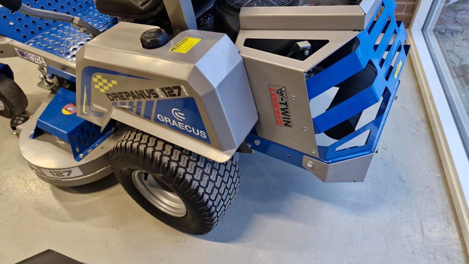 Sonstiges van het type Graecus ZTR127PRO Zero Turn, Gebrauchtmaschine in Kjellerup (Foto 3)