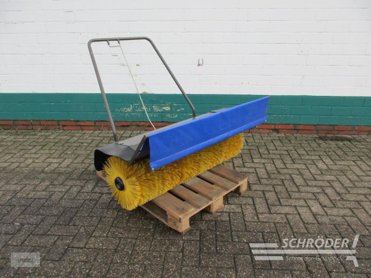 Sonstiges des Typs Husqvarna FRONTKEHRMASCHINE 1,20 M, Gebrauchtmaschine in Westerstede (Bild 1)