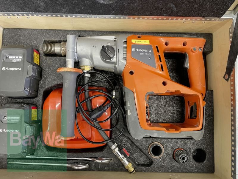 Sonstiges des Typs Husqvarna KERNBOHRGERÄT DM540I AKKU, Gebrauchtmaschine in Manching (Bild 4)