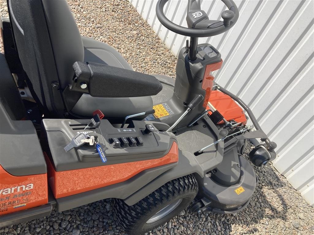 Sonstiges του τύπου Husqvarna R 420TsX AWD Inkl. 122 cm klippebord / klippeaggregat, Gebrauchtmaschine σε Holstebro (Φωτογραφία 9)