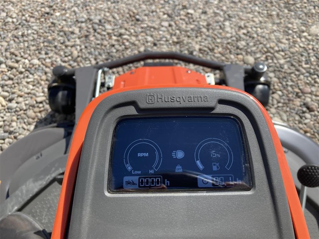 Sonstiges του τύπου Husqvarna R 420TsX AWD Inkl. 122 cm klippebord / klippeaggregat, Gebrauchtmaschine σε Holstebro (Φωτογραφία 7)