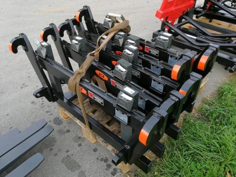 Sonstiges Türe ait JST Pallegafler, Gebrauchtmaschine içinde Vrå (resim 4)