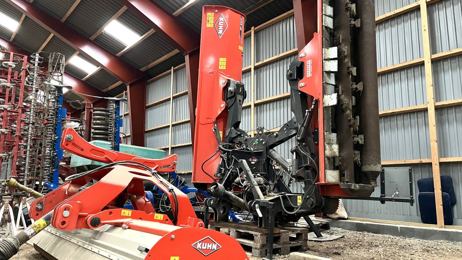 Sonstiges tipa Kuhn BP 8300 inkl. BPR 305 PRO med fronthjul, Gebrauchtmaschine u Borre (Slika 1)