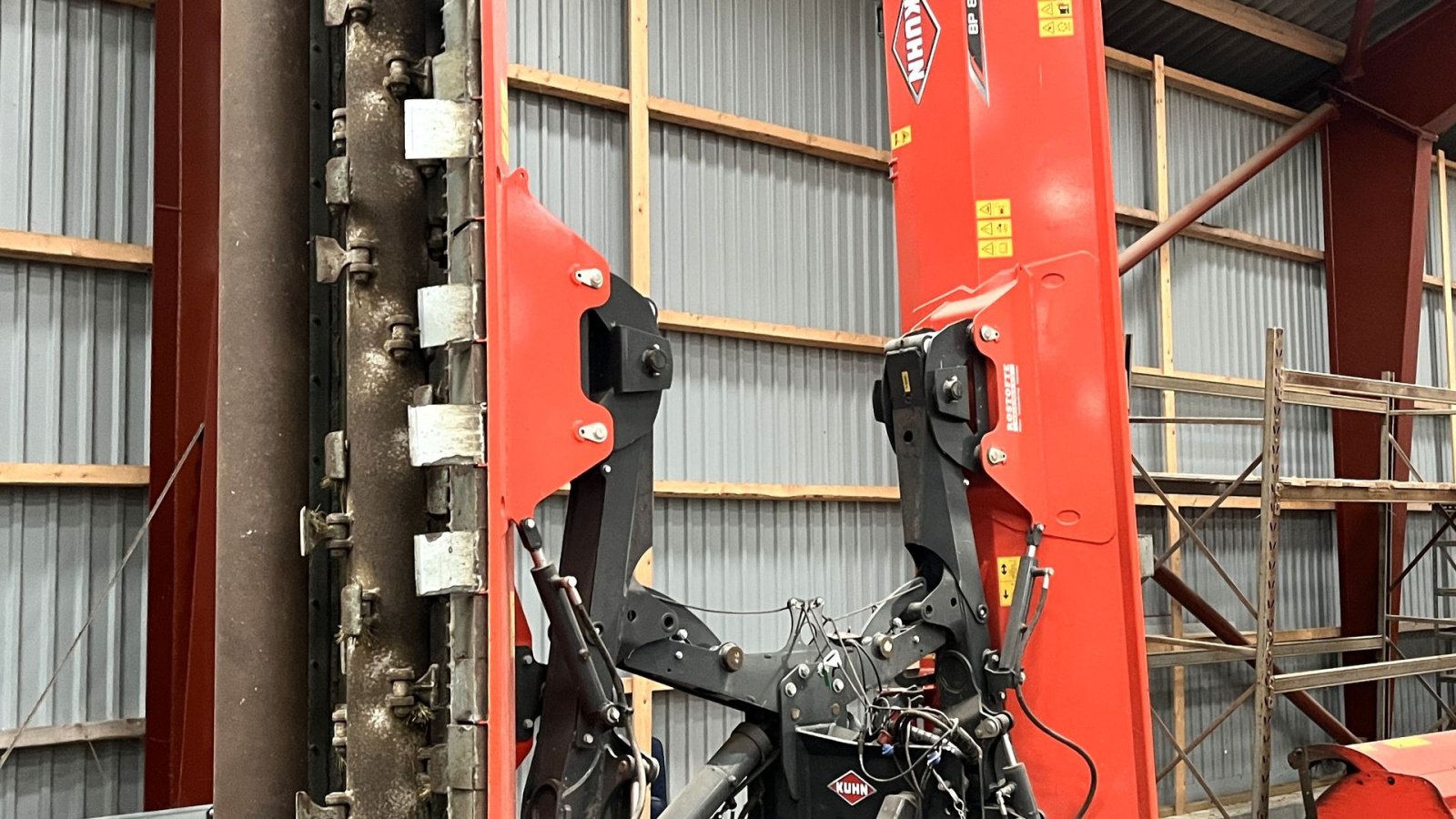 Sonstiges tipa Kuhn BP 8300 inkl. BPR 305 PRO med fronthjul, Gebrauchtmaschine u Borre (Slika 3)