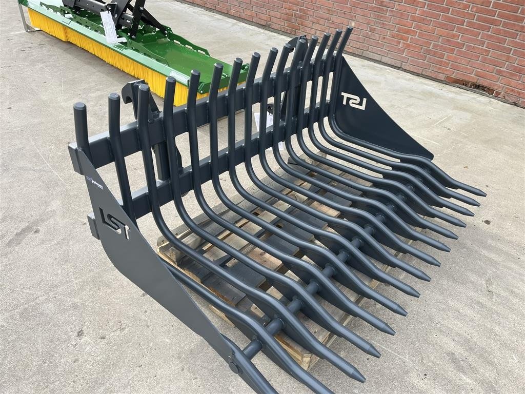 Sonstiges Türe ait LST 160 cm bred med 15 stk spidser. m. eurobeslag, Gebrauchtmaschine içinde Nørager (resim 2)