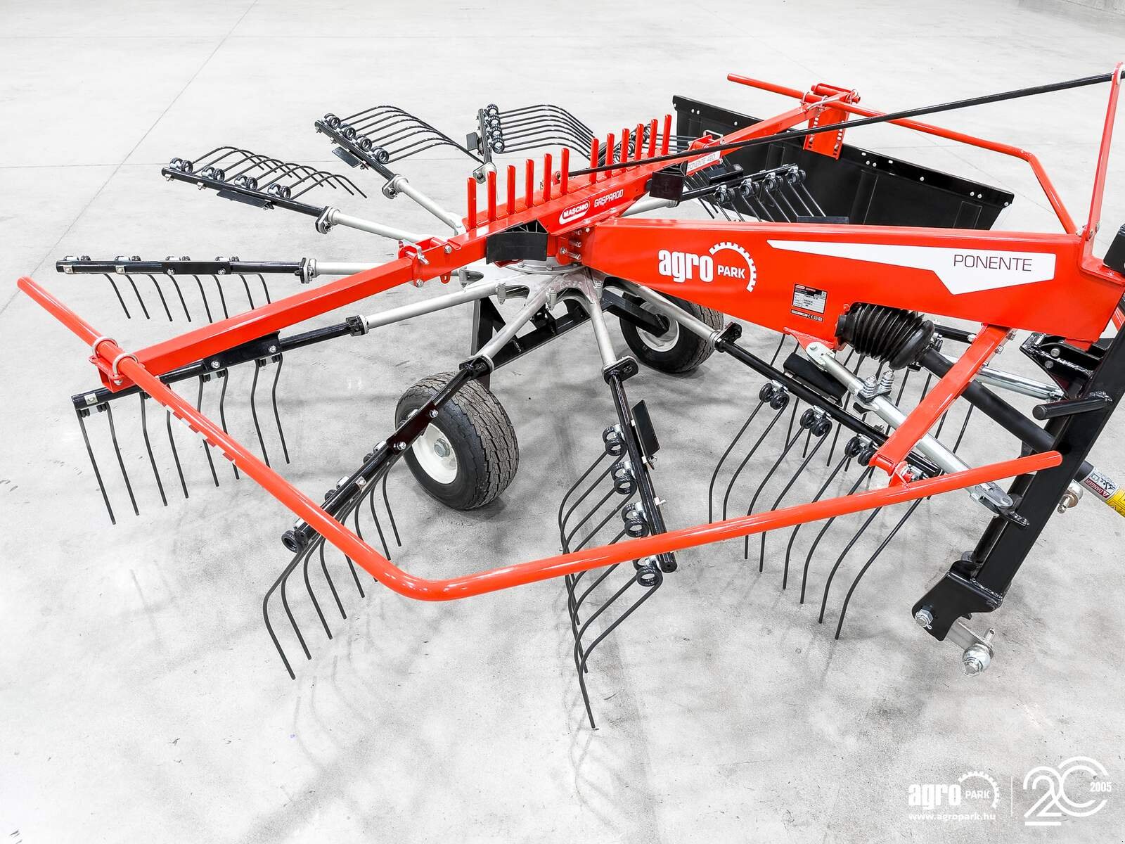 Sonstiges typu Maschio Ponente 420 4.15 m single-arm rake, 1.6 m swath width, working height adjustable from the cab, Gebrauchtmaschine v Csengele (Obrázek 23)