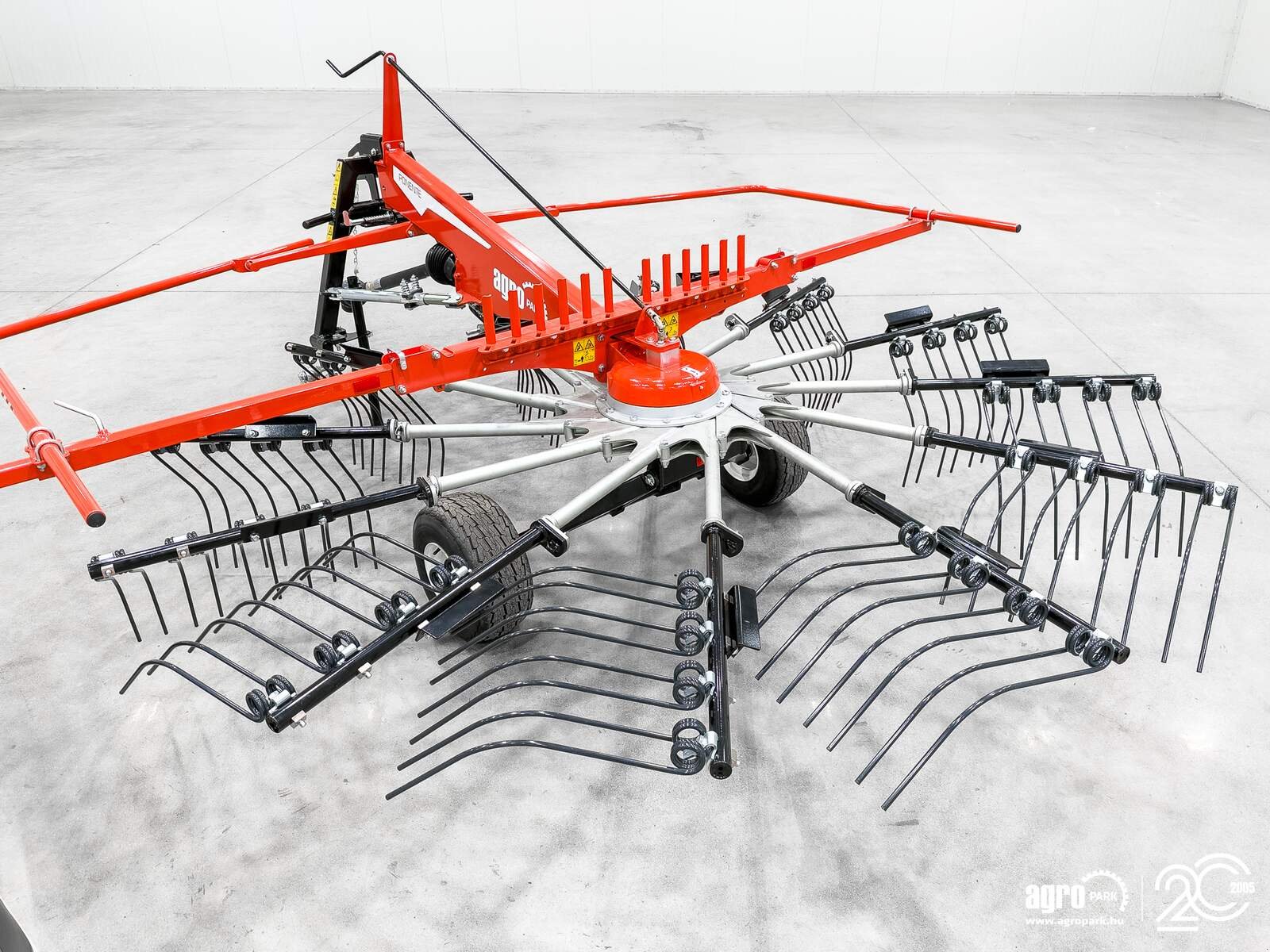 Sonstiges typu Maschio Ponente 420 4.15 m single-arm rake, 1.6 m swath width, working height adjustable from the cab, Gebrauchtmaschine v Csengele (Obrázek 25)