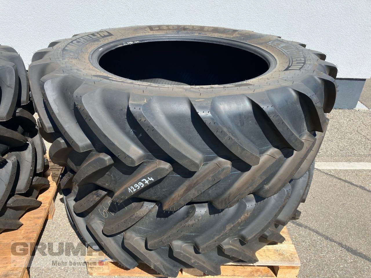 Sonstiges des Typs Michelin Reifen 480/65R24 u. 540/65R38 Multibib, Neumaschine in Friedberg-Derching (Bild 4)