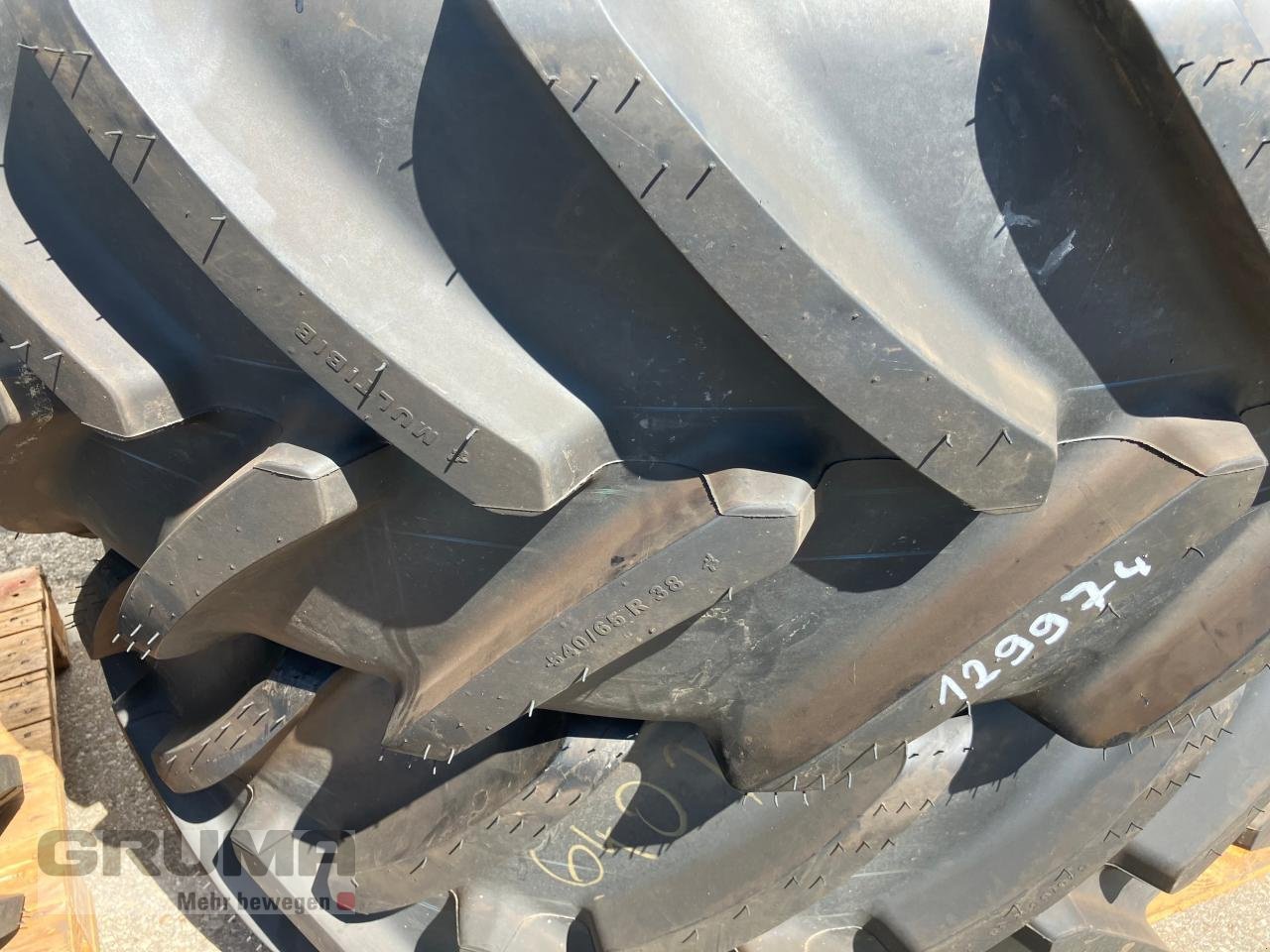 Sonstiges des Typs Michelin Reifen 480/65R24 u. 540/65R38 Multibib, Neumaschine in Friedberg-Derching (Bild 5)